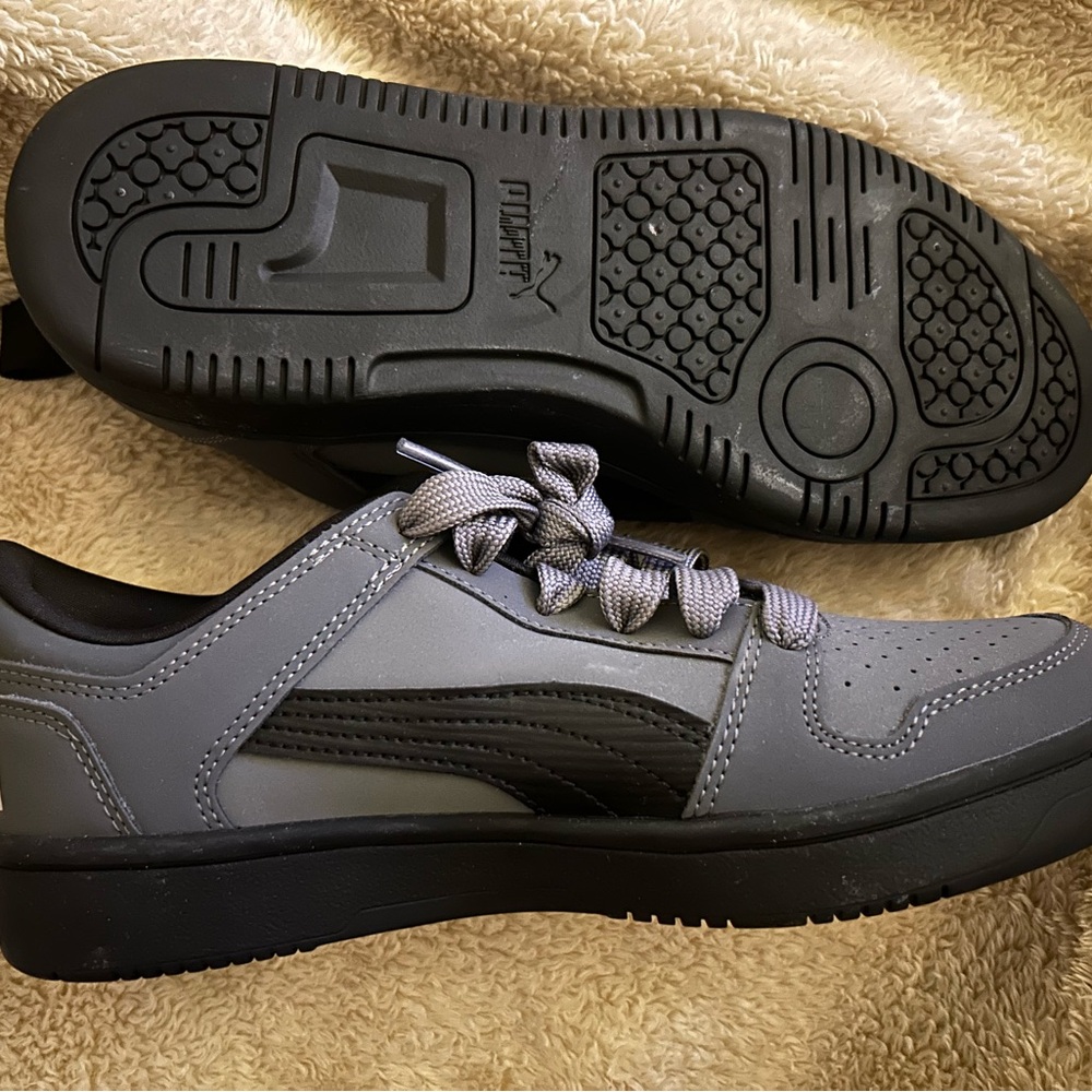 Puma Sneakers Gray Kids size 6 NWT